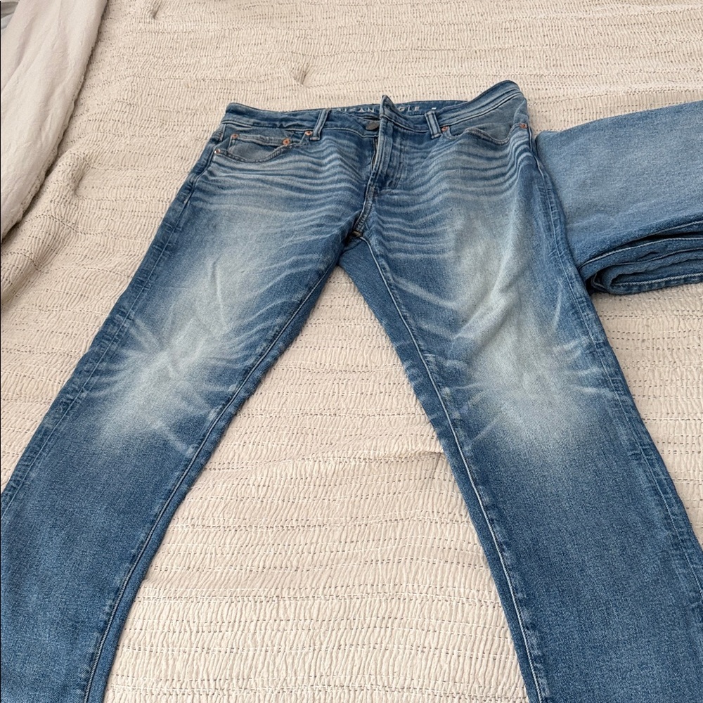 American Eagle Outfitters Men's Classic Blue Straight Jeans